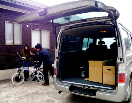 ご自宅や職場などに届けます。