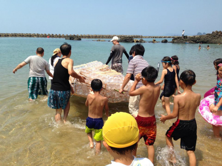 ペットボトルイカダを作ろう